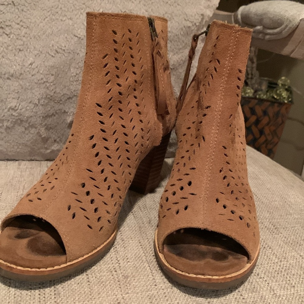 Peep toe booties - Picture 2 of 7